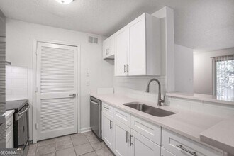 432 Granville Ct in Atlanta, GA - Building Photo - Building Photo