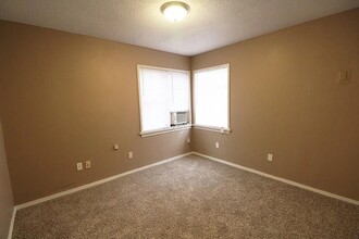 1825 Elm Dr in Del City, OK - Building Photo - Building Photo