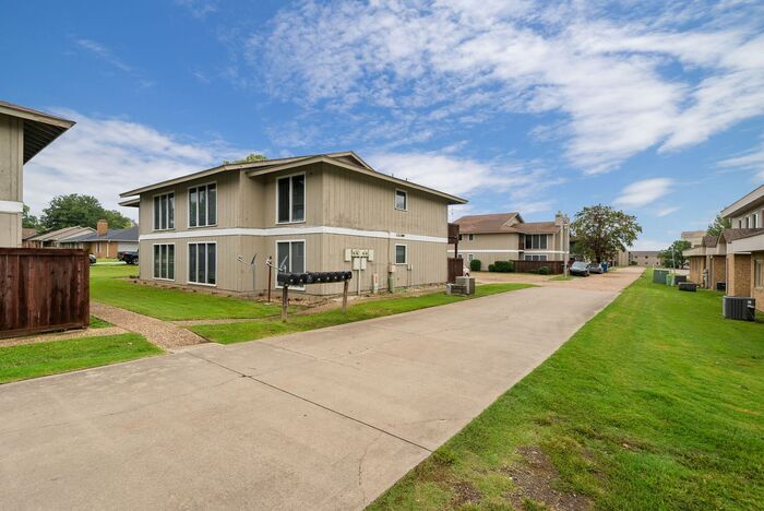 2401 S 64th St in Fort Smith, AR - Foto de edificio
