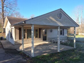 744 Chandler Ave in Radcliff, KY - Building Photo - Building Photo