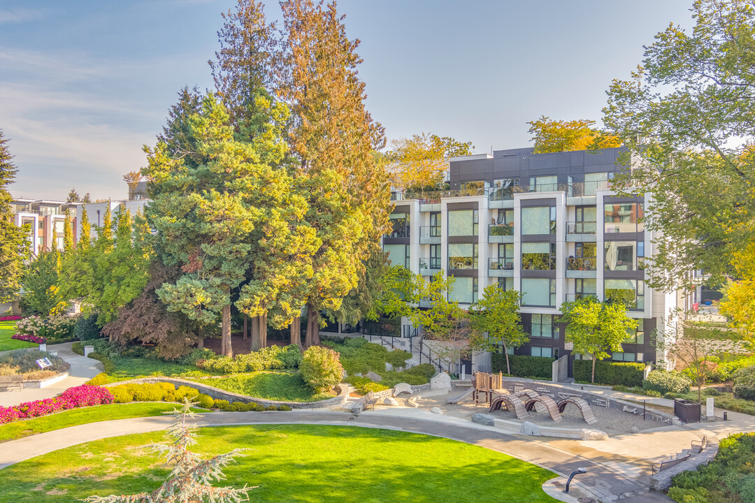 Shannon Mews & Apartments in Vancouver, BC - Building Photo