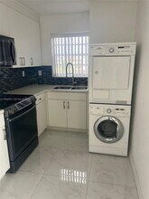 8870 Fontainebleau Blvd in Miami, FL - Building Photo - Building Photo