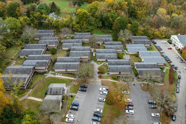 Butter Brook Hill Apartments in New Haven, CT - Foto de edificio - Building Photo