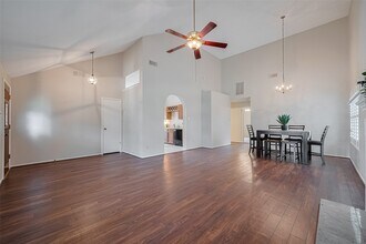 5814 N Magazine Cir in Houston, TX - Building Photo - Building Photo