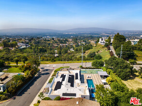 3144 Corda Dr in Los Angeles, CA - Building Photo - Building Photo
