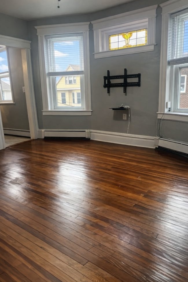 48 Dayton St, Unit 48 in Newark, NJ - Foto de edificio - Building Photo