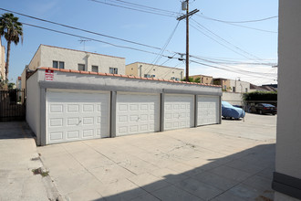 340 N Orange Grove Ave in Los Angeles, CA - Building Photo - Building Photo