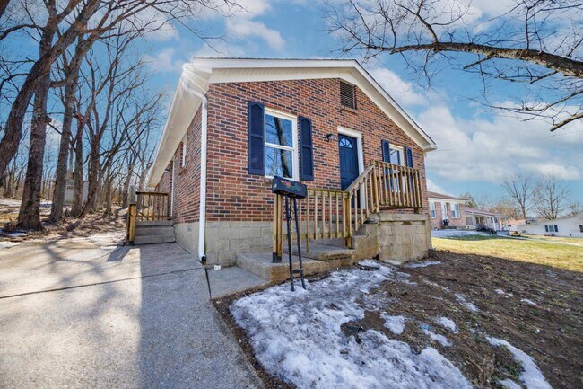 140 Levy Rd in Paris, KY - Building Photo - Building Photo