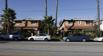 6915-6919 Fulton Ave in North Hollywood, CA - Foto de edificio - Building Photo