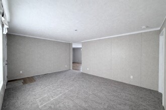 52167 Williamsburg Ln in New Baltimore, MI - Building Photo - Building Photo