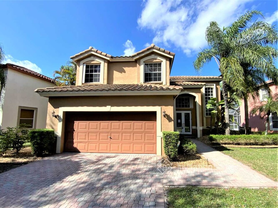 6111 NW 58th Way in Parkland, FL - Building Photo