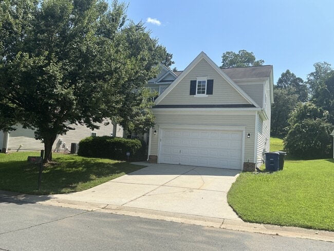 4981 Brian Center Ln in Winston-Salem, NC - Foto de edificio - Building Photo