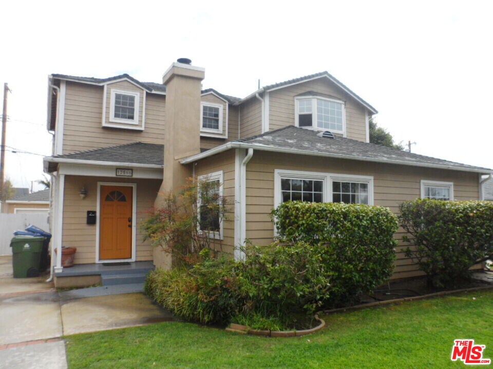 12566 Woodbine St in Los Angeles, CA - Building Photo