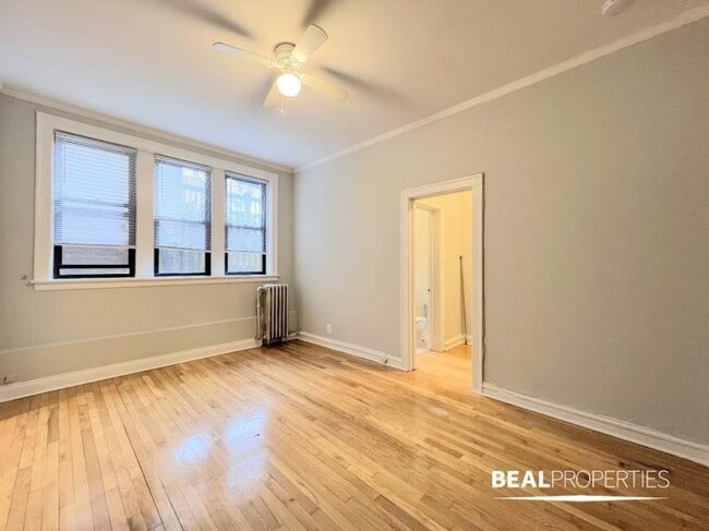 property at 4641 N Paulina St