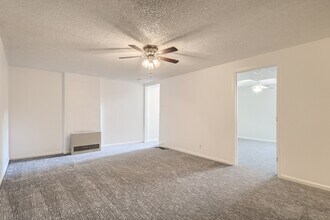 1815 S Bryant St, Unit Lower Unit in Denver, CO - Foto de edificio - Building Photo
