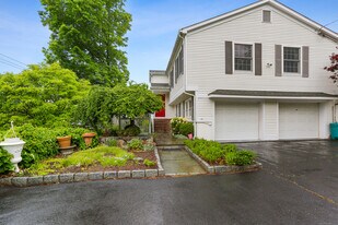 310 Main St in Westport, CT - Building Photo