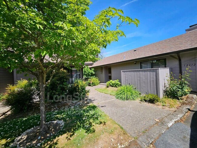 12612 NE Prescott Dr in Portland, OR - Building Photo - Building Photo
