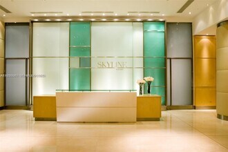 2101 Brickell Ave, Unit 1001 in Miami, FL - Building Photo - Building Photo