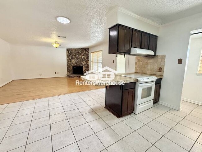 200 Volunteer Dr in Arlington, TX - Building Photo - Building Photo