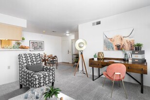 Shadow Ridge in El Paso, TX - Building Photo