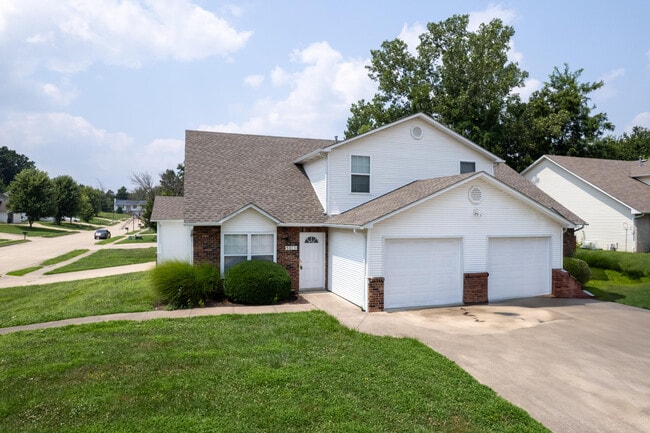 5015 CARRIE RIDGE Dr in Columbia, MO - Building Photo - Building Photo