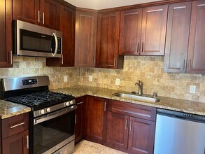 1057 6th Ave in Sonoma, CA - Building Photo - Building Photo