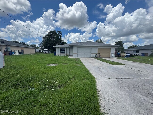 4541 21st St SW in Lehigh Acres, FL - Building Photo - Building Photo