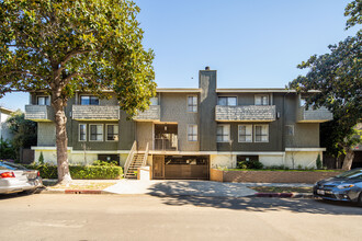 1714 Stoner Ave in Los Angeles, CA - Foto de edificio - Building Photo