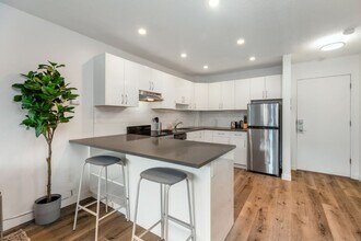 254 E 12th Ave in Vancouver, BC - Building Photo - Building Photo