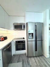 17011 N Bay Rd, Unit 814 in Sunny Isles Beach, FL - Building Photo - Building Photo