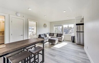 3411 Adeline St in Berkeley, CA - Foto de edificio - Building Photo