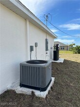 1120 NW 6th Pl in Cape Coral, FL - Building Photo - Building Photo