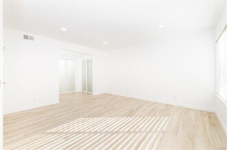 27139 Rio Prado Dr in Santa Clarita, CA - Building Photo - Building Photo