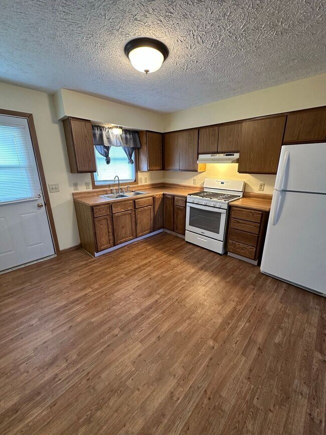 3895-3905 N Meadow Ridge Dr in Warsaw, IN - Building Photo - Building Photo