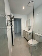911 Sharar Ave in Opa Locka, FL - Building Photo - Building Photo