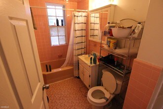 14 Hammondswood Rd-Unit -APT# N/A-A in Newton, MA - Building Photo - Building Photo