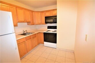 185 Scott Rd in Waterbury, CT - Building Photo - Building Photo
