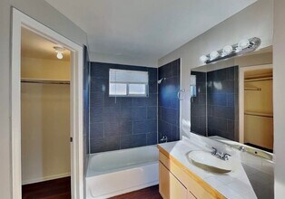 11029 Benton St in Westminster, CO - Foto de edificio - Building Photo