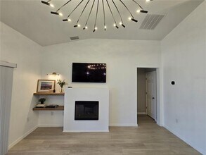 2441 Oakwood Ln in Davenport, FL - Building Photo - Building Photo