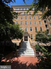 2425 L St NW in Washington, DC - Building Photo - Building Photo