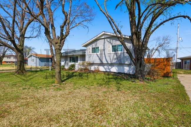 8300 W 9th St N in Wichita, KS - Building Photo - Building Photo