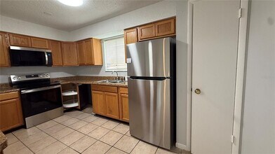 4367 Shadow Crest Pl in Orlando, FL - Foto de edificio - Building Photo