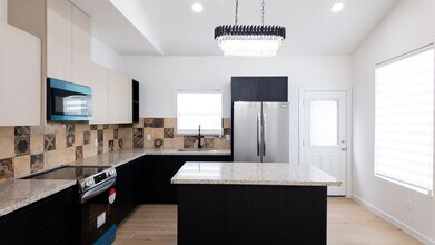 612 Moar Dr in Weslaco, TX - Foto de edificio - Building Photo