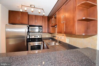 5821 Inman Park Cir in Rockville, MD - Building Photo - Building Photo