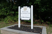 Royal Gardens at Kingston in Kingston, NY - Building Photo - Building Photo