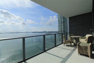 480 NE 31st St in Miami, FL - Foto de edificio - Building Photo