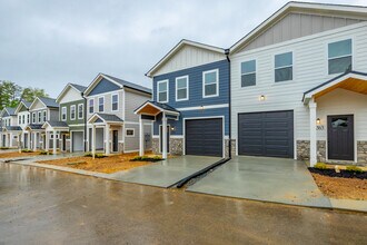 5559 Stream Ln in Chattanooga, TN - Foto de edificio - Building Photo