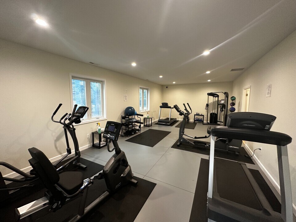 Westmoore Apartments in Fort Gratiot Township, MI - Foto de edificio