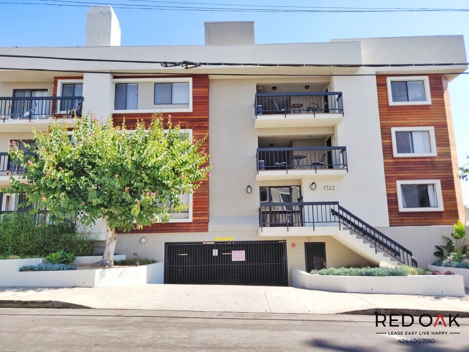 1522 N Formosa Ave in Los Angeles, CA - Building Photo
