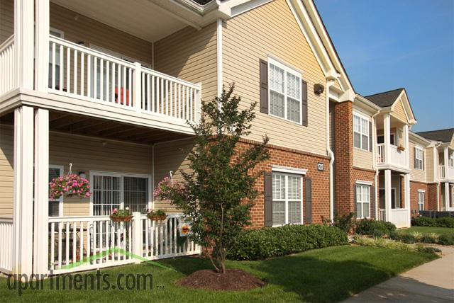 Belmont at Greenbrier in Chesapeake, VA - Building Photo - Building Photo